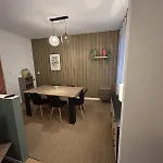 Grand Et Chaleureux Proche Kinepolis *