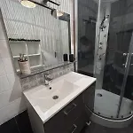 Grand Et Chaleureux Proche Kinepolis Daire *