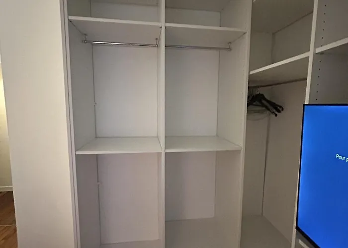 Grand Et Chaleureux Proche Kinepolis *